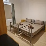 In 아파트 *